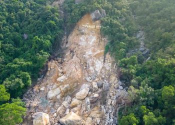 Sejumlah titik di Depok dilanda longsor dan banjir