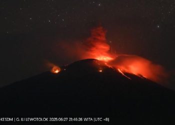 Waspada! Erupsi Meningkat, Status Gunung Ile Lewotolok Naik Siaga