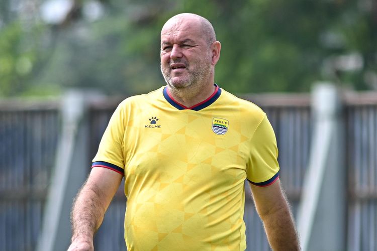 Bojan Hodak Blak-blakan Transfer Persib: Ada Kejutan? – Aksara Lokal Bojan Hodak Blak-blakan Transfer Persib: Ada Kejutan?