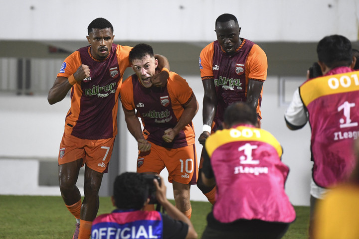 Borneo FC Kembali Puncaki Liga 1 Usai Libas Persis – Aksara Lokal Borneo FC Kembali Puncaki Liga 1 Usai Libas Persis