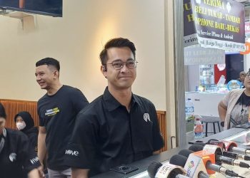 Eza Gionino Jawab Dugaan Zane di Broken Strings Aurelie