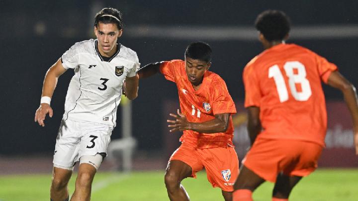 Dion Markx Gabung Persib Kontrak 25 Tahun – Aksara Lokal Dion Markx Gabung Persib: Kontrak 2,5 Tahun!