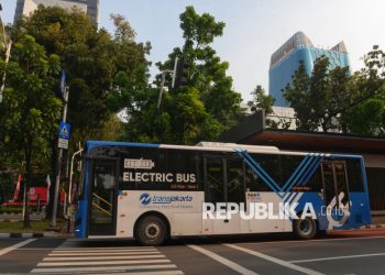 Bos Transjakarta Ancaman Gorok Leher Tetap Duduk