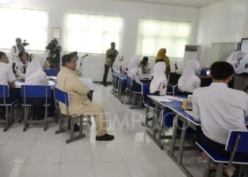 288 Ribu Papan Interaktif Digital Perkuat Digitalisasi Pendidikan di Sekolah