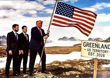 Geger Trump Klaim Greenland Lewat AI, Macron Beri Pesan Menohok