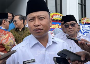 Meja Kursi SMPN 3 Depok Tuntas Berkat CSR Bank BJB