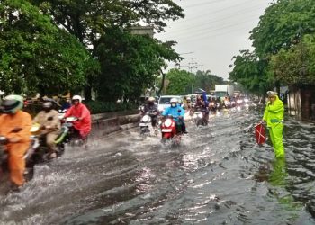 Banjir Daan Mogot: Macet Parah, Rute Grogol Terjebak