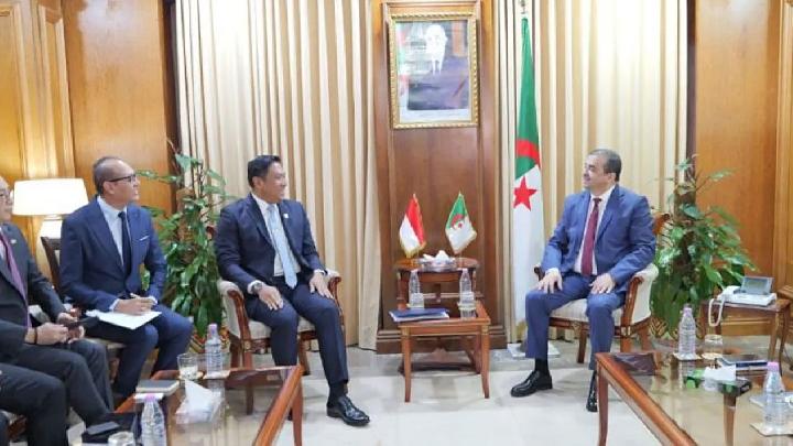 Pupuk Aljazair Banjiri Indonesia Pasokan Bahan Baku Naik Drastis – Aksara Lokal Pupuk Aljazair Banjiri Indonesia: Pasokan Bahan Baku Naik Drastis