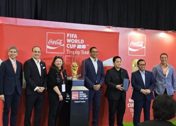 Legenda Brasil Bawa Trofi Piala Dunia ke Indonesia, Kejutan!