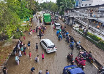 Daan Mogot Normal Lagi: Banjir Surut, Lalu Lintas Lancar