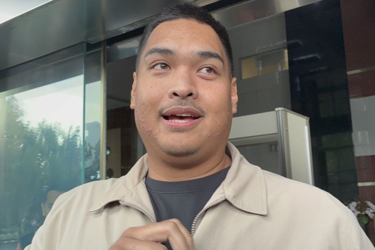 Jokowi Terima Rp2T dari Yaqut Dito Ariotedjo Klarifikasi Hoaks – Aksara Lokal Jokowi Terima Rp2T dari Yaqut: Dito Ariotedjo Klarifikasi Hoaks