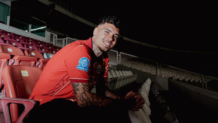 Resmi Shayne Pattynama Gabung Persija Jakarta Perkuat Macan Kemayoran – Aksara Lokal Resmi! Shayne Pattynama Gabung Persija Jakarta Perkuat Macan Kemayoran