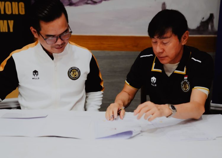 Shin Tae-yong Gandeng Mills Eks Apparel Timnas Indonesia Ada Apa – Aksara Lokal Shin Tae-yong Gandeng Mills, Eks Apparel Timnas Indonesia, Ada Apa?