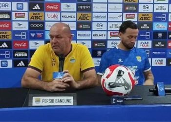 Persib Bandung waspadai kejutan Badai Pasifik PSBS Biak di GBLA Serangan balik dan bola mati – Aksara Lokal Persib Bandung waspadai kejutan Badai Pasifik PSBS Biak di GBLA: Serangan balik dan bola mati