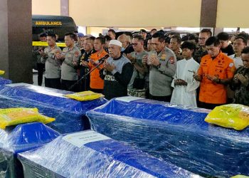 7 Jenazah ATR Ditemukan, Tangis Keluarga Pecah di Polda Sulsel