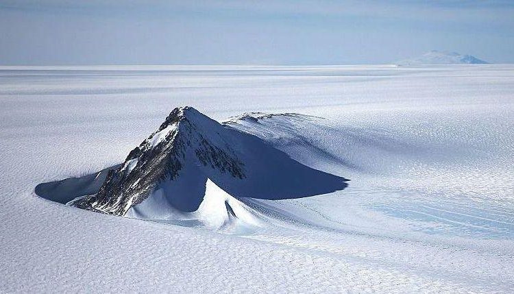 Terungkap! Lanskap Misterius di Bawah Es Antarktika dalam Peta Terbaru