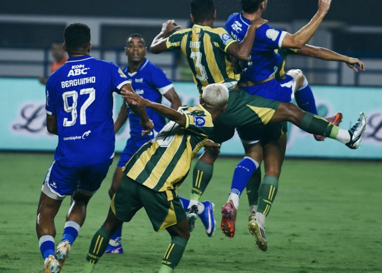 Borneo FC Jatuh Persib Rebut Puncak Klasemen Super League – Aksara Lokal Borneo FC Jatuh, Persib Rebut Puncak Klasemen Super League!