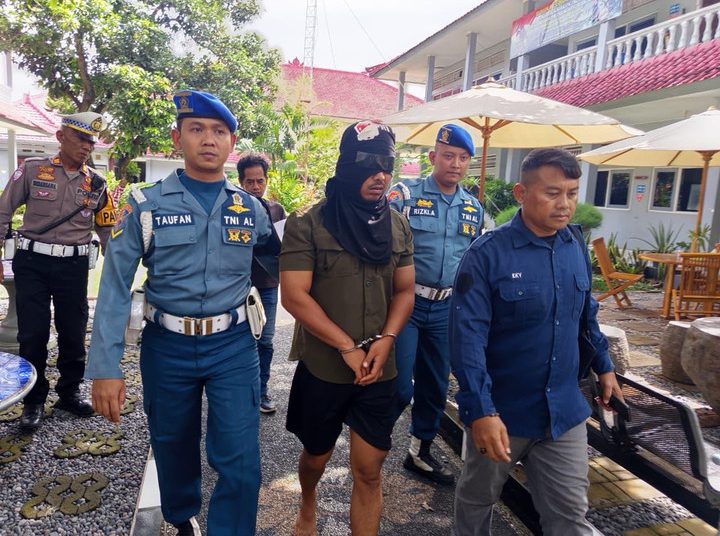 Pistol SIG Sauer Disita Penjual Senpi Ilegal Bali Tertangkap – Aksara Lokal Pistol SIG Sauer Disita, Penjual Senpi Ilegal Bali Tertangkap