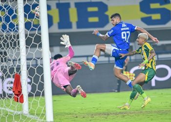 Alarm bagi Bojan Hodak Persib susah payah kalahkan PSBS Biak – Aksara Lokal Alarm bagi Bojan Hodak, Persib susah payah kalahkan PSBS Biak