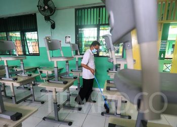 PJJ Jakarta: Guru Terjebak Cuaca Ekstrem, Ini Kendalanya!