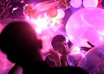 Bahaya Gas Tertawa Viral Dampak Fatal Jika Disalahgunakan – Aksara Lokal Bahaya Gas Tertawa Viral: Dampak Fatal Jika Disalahgunakan!