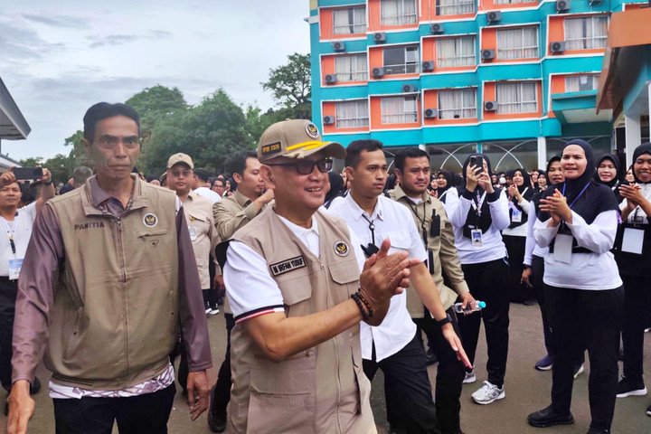 Biaya Haji Turun Menhaj Ungkap Kesiapan PPIH TNI-Polri – Aksara Lokal Biaya Haji Turun! Menhaj Ungkap Kesiapan PPIH TNI-Polri