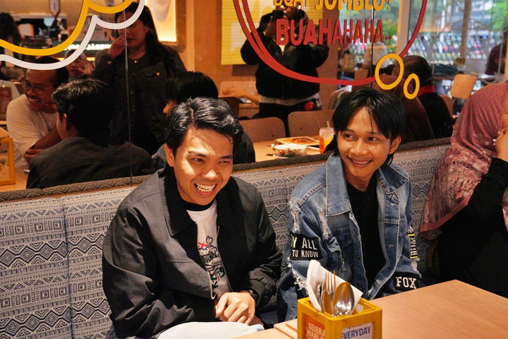 Arif Brata Bongkar Tantangan Unik Syuting Bareng Fajar Sadboy – Aksara Lokal Arif Brata Bongkar Tantangan Unik Syuting Bareng Fajar Sadboy