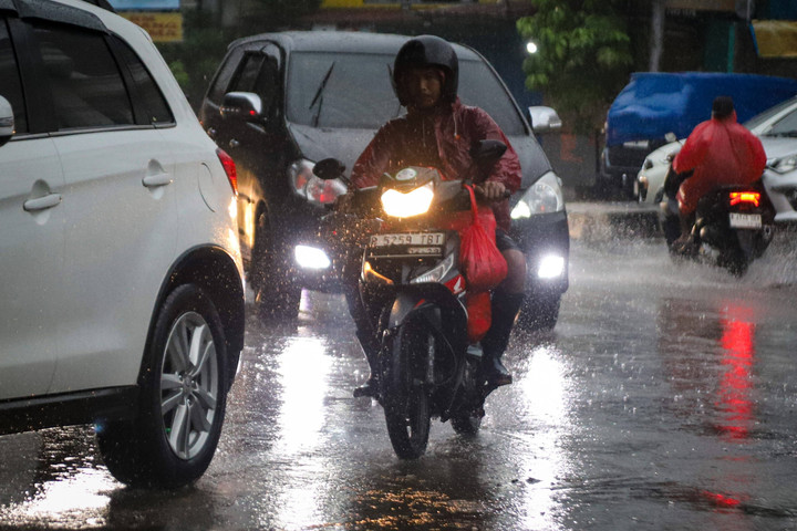 Peringatan BMKG untuk hujan besok Jakarta level SIAGA Bekasi AWAS – Aksara Lokal Peringatan BMKG untuk hujan besok: Jakarta level SIAGA, Bekasi AWAS