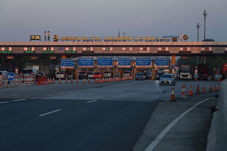 Arus Balik Isra Miraj 29576 Kendaraan Serbu Jakarta via Cikatama – Aksara Lokal Arus Balik Isra Miraj: 29.576 Kendaraan Serbu Jakarta via Cikatama