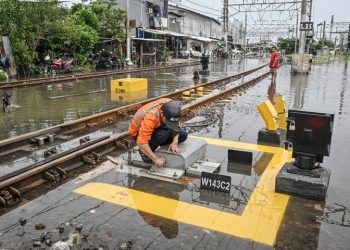 Banjir Jakarta-Pekalongan: 82 Perjalanan KA Batal, 8.615 Tiket Refund