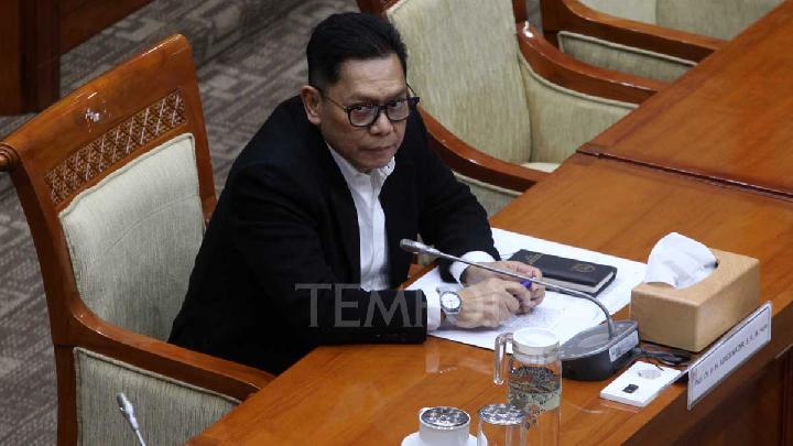 Fantastis Kekayaan Calon Hakim MK Adies Kadir Tembus Rp 14 Miliar – Aksara Lokal Fantastis! Kekayaan Calon Hakim MK Adies Kadir Tembus Rp 14 Miliar