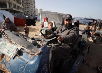 Warga Gaza Sulap Mobil Rusak Jadi Transportasi Utama!