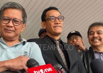 Roy Suryo Gandeng Rocky Gerung Jadi Saksi Kasus Ijazah Jokowi – Aksara Lokal Roy Suryo Gandeng Rocky Gerung Jadi Saksi Kasus Ijazah Jokowi
