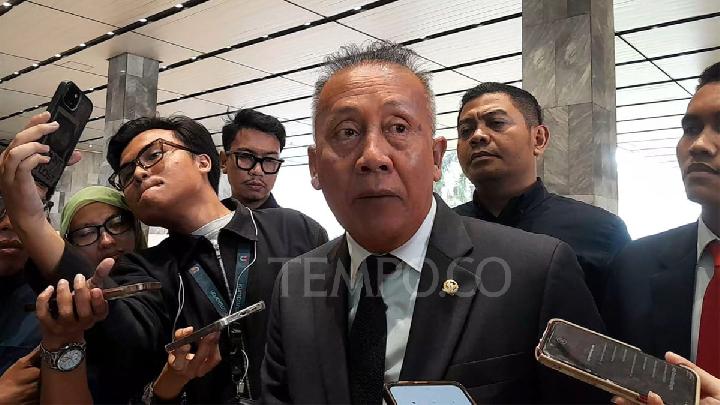 Adies Kadir Jadi Hakim MK DPR Sebut Kekhawatiran Publik Wajar – Aksara Lokal Adies Kadir Jadi Hakim MK, DPR Sebut Kekhawatiran Publik Wajar