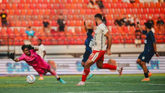 Semen Padang Imbangi Bali United Dejan Geram Gol Dianulir Wasit – Aksara Lokal Semen Padang Imbangi Bali United, Dejan Geram Gol Dianulir Wasit