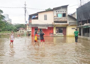 Banjir Jakarta Meluas ke 39 RT, Ratusan Warga Mulai Mengungsi