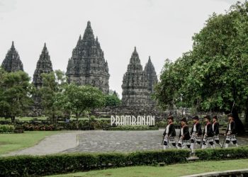 Prambanan Gemerlap 1008 Dipa Terangi Mahashivaratri Perdana Indonesia – Aksara Lokal Prambanan Gemerlap! 1008 Dipa Terangi Mahashivaratri Perdana Indonesia