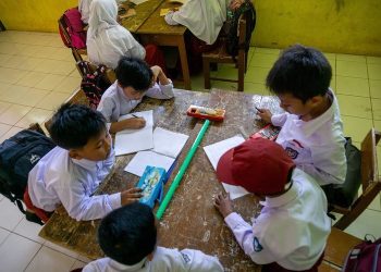 Psikolog: Keamanan Emosional Kunci Anak Bahagia & Sukses di Sekolah