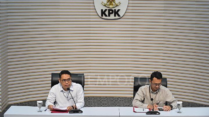 Bos Blueray Kabur OTT KPK Ungkap Alasan Mengejutkan – Aksara Lokal Bos Blueray Kabur OTT: KPK Ungkap Alasan Mengejutkan