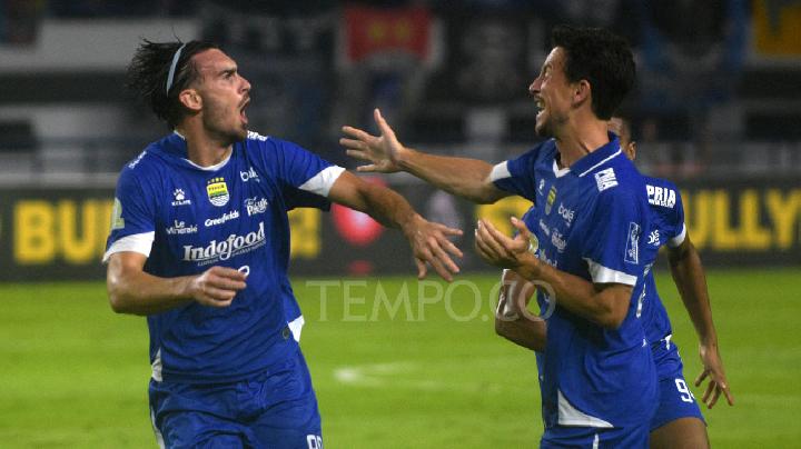 Hasil Persib vs Malut United Maung Bandung Menang Meyakinkan 2-0 – Aksara Lokal Hasil Persib vs Malut United: Maung Bandung Menang Meyakinkan 2-0