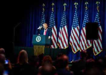 Trump: Tarif Baru, Bisnis Iran Terancam!