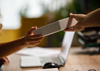 Wajib Tahu 5 Poin Perubahan Aturan Gratifikasi Terbaru KPK – Aksara Lokal Wajib Tahu! 5 Poin Perubahan Aturan Gratifikasi Terbaru KPK