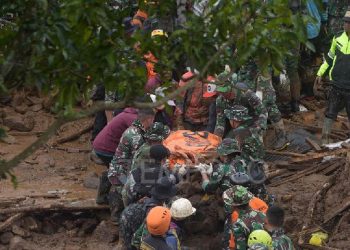 Longsor Cisarua: Pencarian Korban Dihentikan Sementara