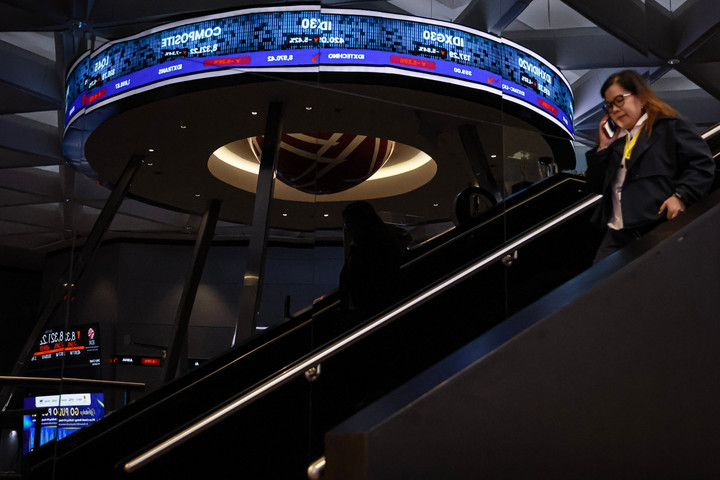 IHSG Terancam Turun Kasta Isu MSCI Picu Aksi Panic Selling – Aksara Lokal IHSG Terancam Turun Kasta, Isu MSCI Picu Aksi Panic Selling