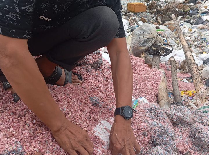 Bekasi Geger! Karungan Cacahan Uang Rp 50-100 Ribu Jadi Sampah