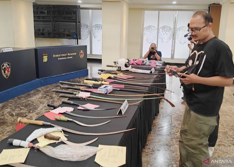 Polda Metro Ringkus 105 Pelaku Tawuran Jakarta Sepanjang Januari 2026 – Aksara Lokal Polda Metro Ringkus 105 Pelaku Tawuran Jakarta Sepanjang Januari 2026