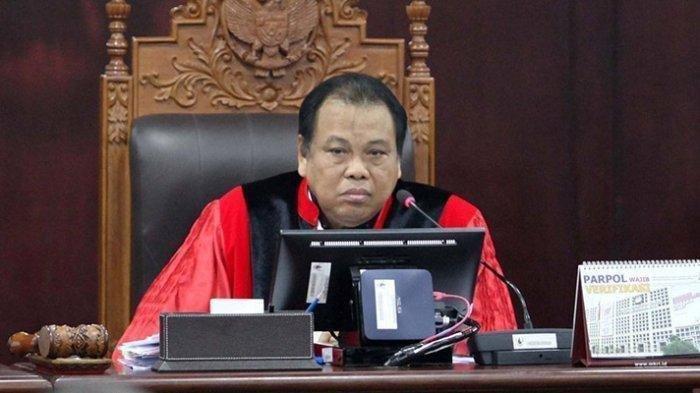 Profil Arief Hidayat Eks Hakim MK Viral Ingin Anak Wapres – Aksara Lokal Profil Arief Hidayat, Eks Hakim MK Viral Ingin Anak Wapres