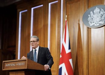 PM Inggris Keir Starmer dorong mantan Pangeran Andrew bersaksi soal Epstein