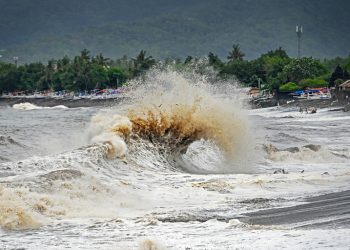 Bibit Siklon 98P Menguat: BMKG Peringatkan Potensi Bahaya