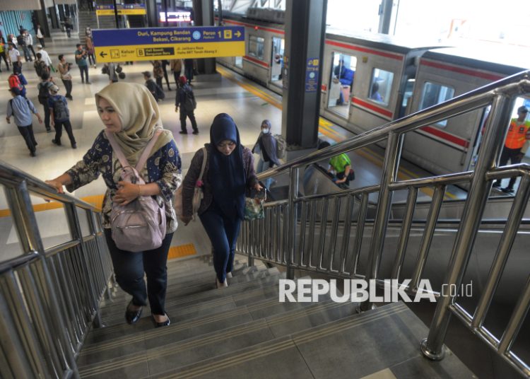 Pramono-Rano Setahun Ekonomi DKI Melejit 521 – Aksara Lokal Pramono-Rano Setahun: Ekonomi DKI Melejit 5,21%!